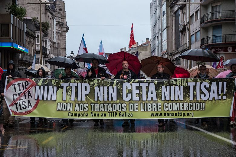 2016-10-15ConcentracionTTIPVigo 02.jpg